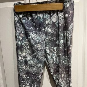 Bundle 2/$20 Guess leggings